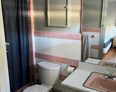 270 Jerome Avenue - Photo Thumbnail 8