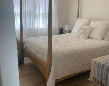 362 Venice Drive - Photo Thumbnail 7