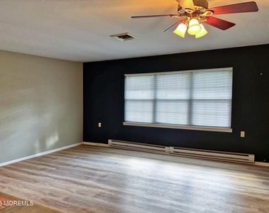 801d Balmoral Court - Photo Thumbnail 9