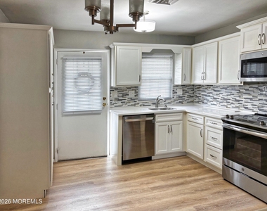 801d Balmoral Court - Photo Thumbnail 11