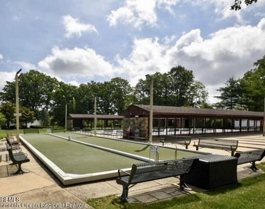 801d Balmoral Court - Photo Thumbnail 24