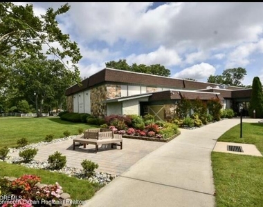 801d Balmoral Court - Photo Thumbnail 25