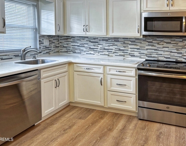 801d Balmoral Court - Photo Thumbnail 14