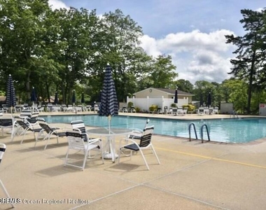 801d Balmoral Court - Photo Thumbnail 21