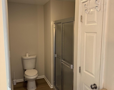90 Atlantis Avenue - Photo Thumbnail 17