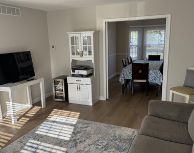 90 Atlantis Avenue - Photo Thumbnail 10
