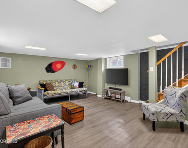 211 Lareine Avenue - Photo Thumbnail 25