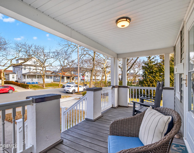 211 Lareine Avenue - Photo Thumbnail 3