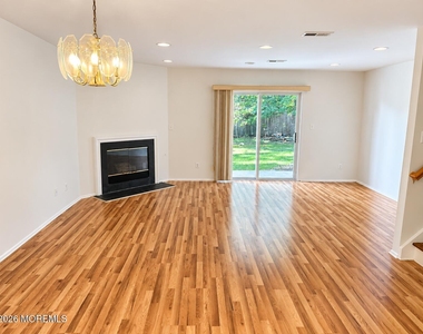 11 Lexington Court - Photo Thumbnail 3