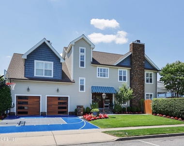 301 16th Avenue - Photo Thumbnail 4