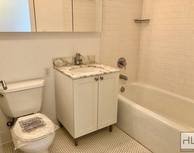 West 37th Street - Photo Thumbnail 3