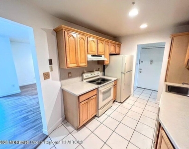 55 Amberly Drive - Photo Thumbnail 9
