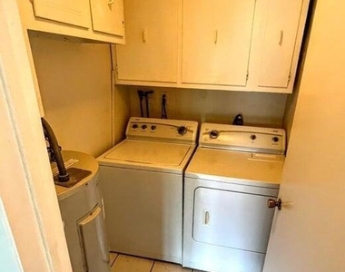 55 Amberly Drive - Photo Thumbnail 12