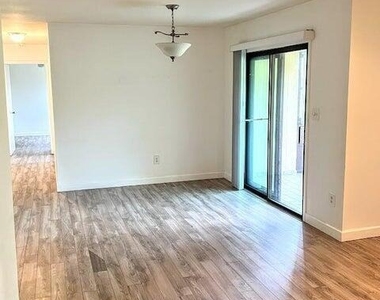 55 Amberly Drive - Photo Thumbnail 5
