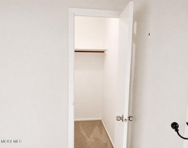 113 Dundee Court - Photo Thumbnail 9