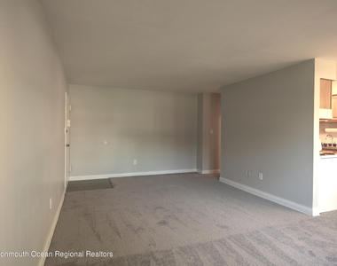 77 Stonehurst Boulevard - Photo Thumbnail 7