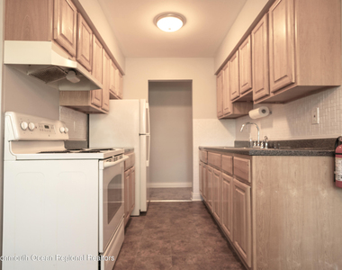 77 Stonehurst Boulevard - Photo Thumbnail 5