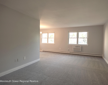 77 Stonehurst Boulevard - Photo Thumbnail 2