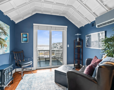 210 Ashley Avenue - Photo Thumbnail 11