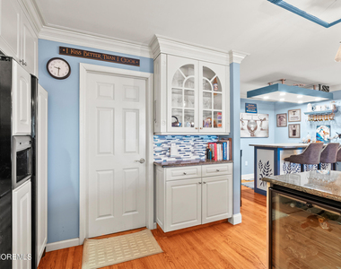 210 Ashley Avenue - Photo Thumbnail 7