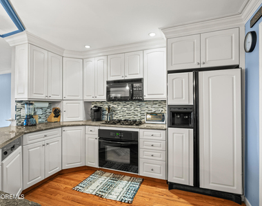 210 Ashley Avenue - Photo Thumbnail 6