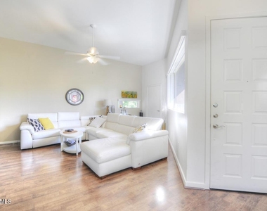 3633 N 3rd Avenue - Photo Thumbnail 3