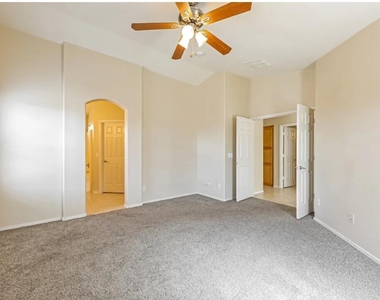 15230 N 162nd Lane - Photo Thumbnail 7
