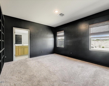19254 W Pierson Street - Photo Thumbnail 17