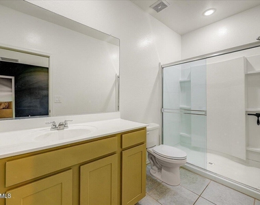 19254 W Pierson Street - Photo Thumbnail 22