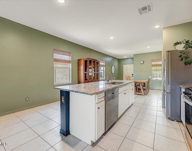 19254 W Pierson Street - Photo Thumbnail 9