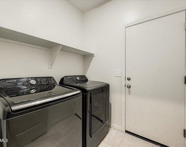 19254 W Pierson Street - Photo Thumbnail 16