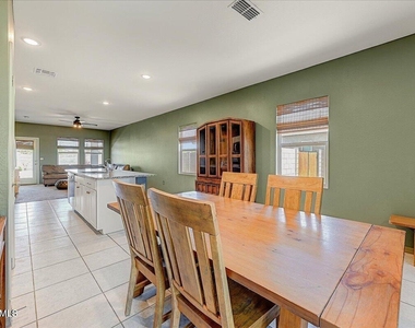 19254 W Pierson Street - Photo Thumbnail 6