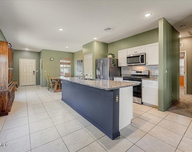 19254 W Pierson Street - Photo Thumbnail 8
