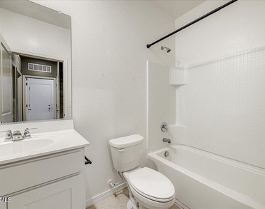 19254 W Pierson Street - Photo Thumbnail 26