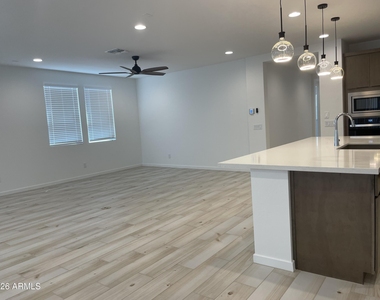 21292 E Macaw Drive - Photo Thumbnail 8