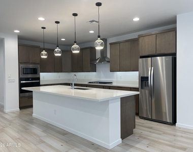 21292 E Macaw Drive - Photo Thumbnail 2