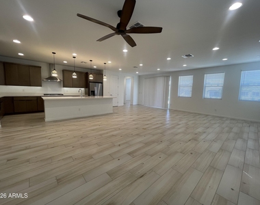 21292 E Macaw Drive - Photo Thumbnail 7
