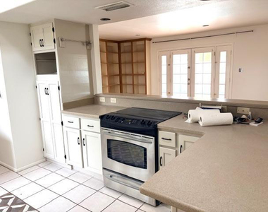 1840 S Las Palmas Circle - Photo Thumbnail 6