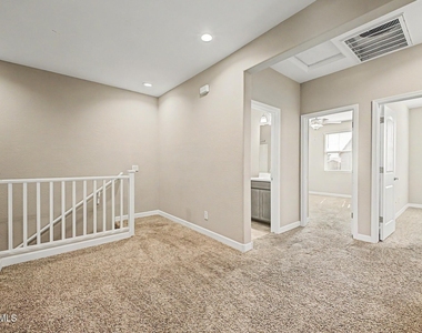 1255 N Arizona Avenue - Photo Thumbnail 13