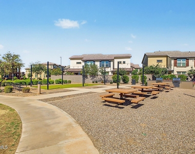 1255 N Arizona Avenue - Photo Thumbnail 32