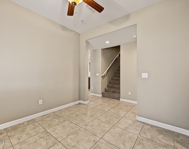 1255 N Arizona Avenue - Photo Thumbnail 11