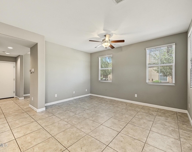 1255 N Arizona Avenue - Photo Thumbnail 10