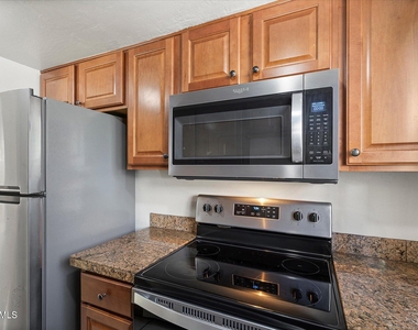 4804 N 73rd Street - Photo Thumbnail 8