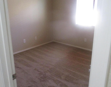 3894 S Napa Lane - Photo Thumbnail 14