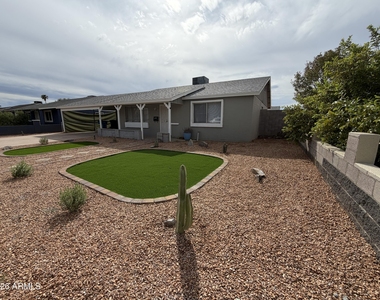 2518 N 58th Drive - Photo Thumbnail 1