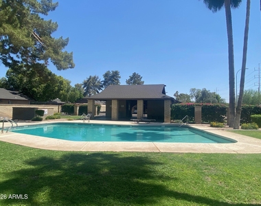 32 W Loma Vista Drive - Photo Thumbnail 16