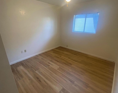 32 W Loma Vista Drive - Photo Thumbnail 10