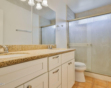 1209 W Palo Verde Drive - Photo Thumbnail 9