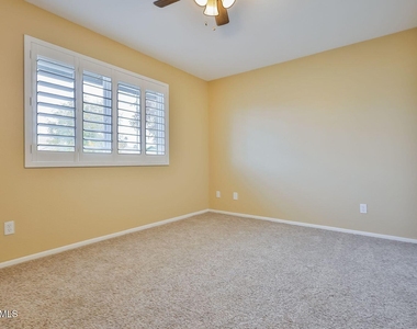 1209 W Palo Verde Drive - Photo Thumbnail 12