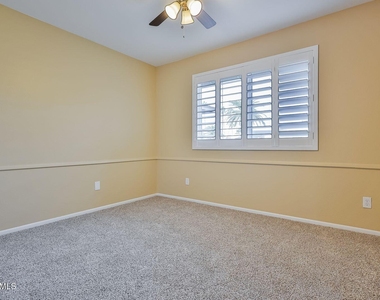 1209 W Palo Verde Drive - Photo Thumbnail 11